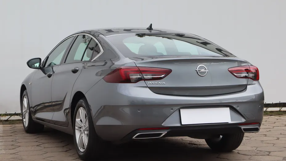 Opel Insignia -