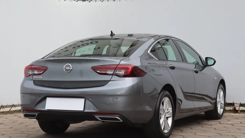 Opel Insignia -