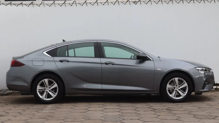 Opel Insignia -