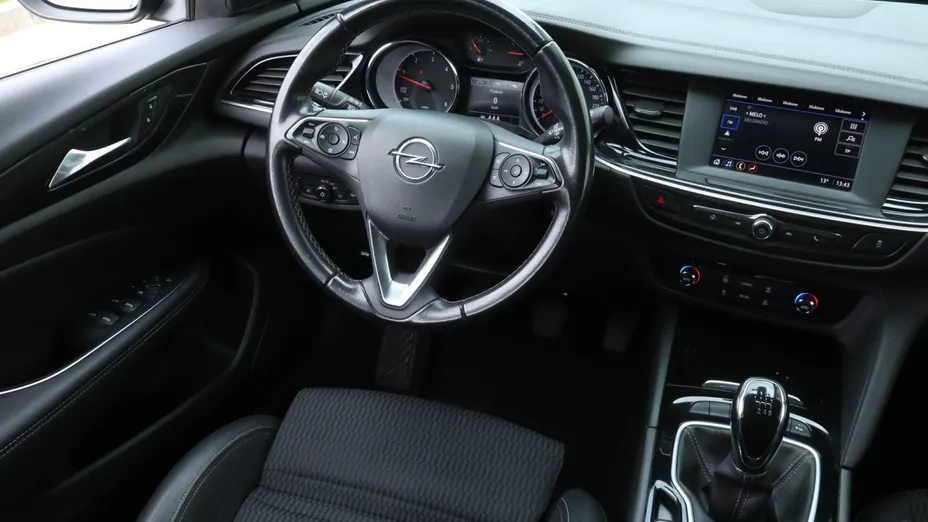 Opel Insignia -