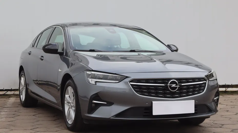 Opel Insignia -