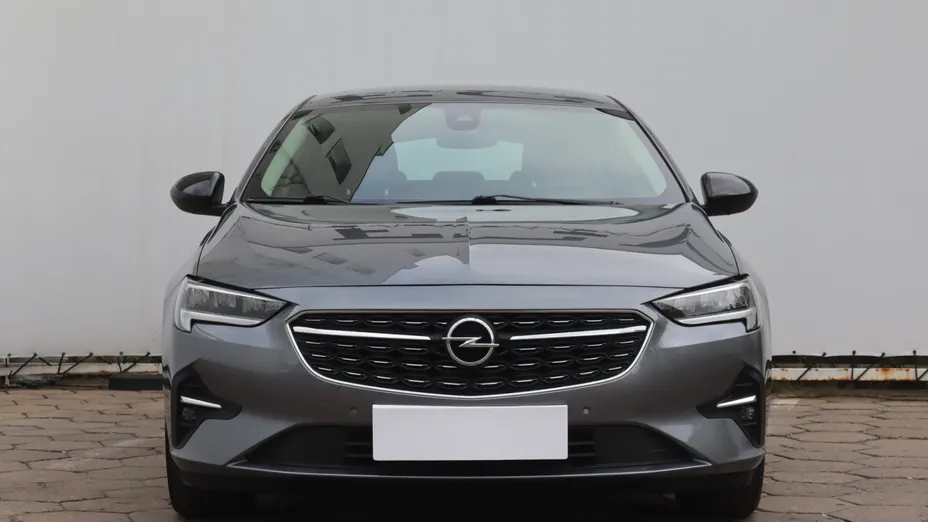 Opel Insignia -