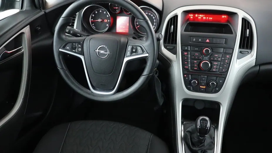 Opel Astra -