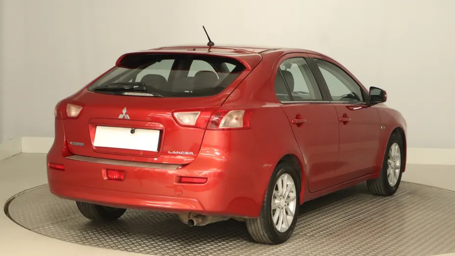 Mitsubishi Lancer -