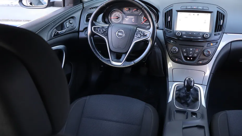 Opel Insignia -