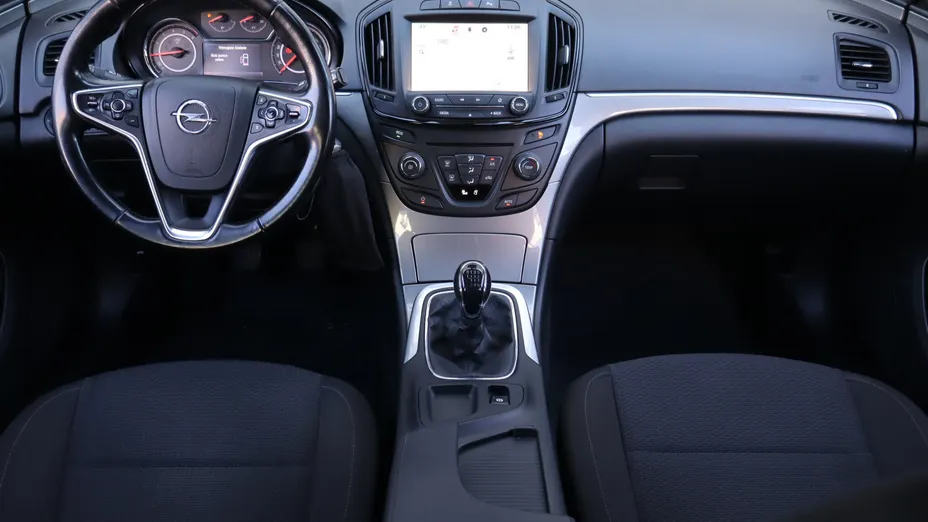 Opel Insignia -
