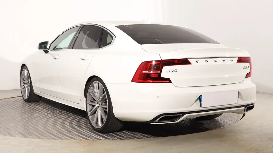 Volvo S90 -