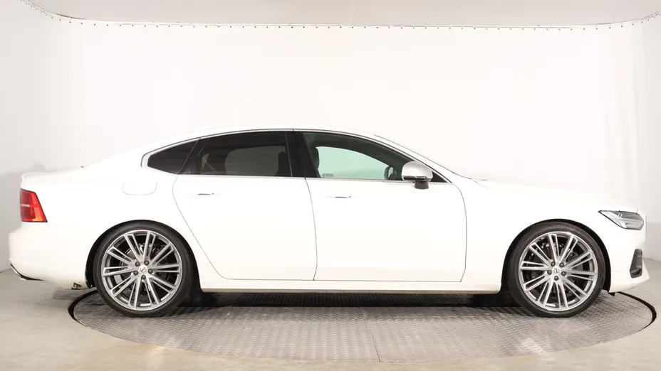 Volvo S90 -
