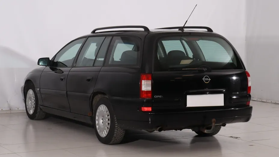 Opel Omega -