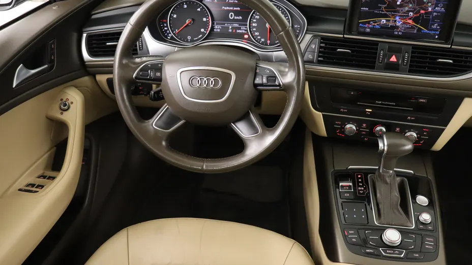 Audi A6 -
