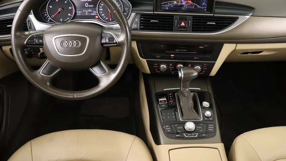 Audi A6 -