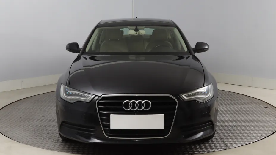 Audi A6 -