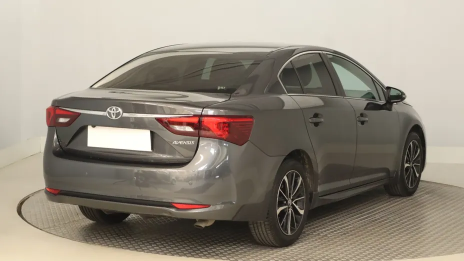 Toyota Avensis -