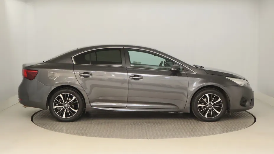 Toyota Avensis -