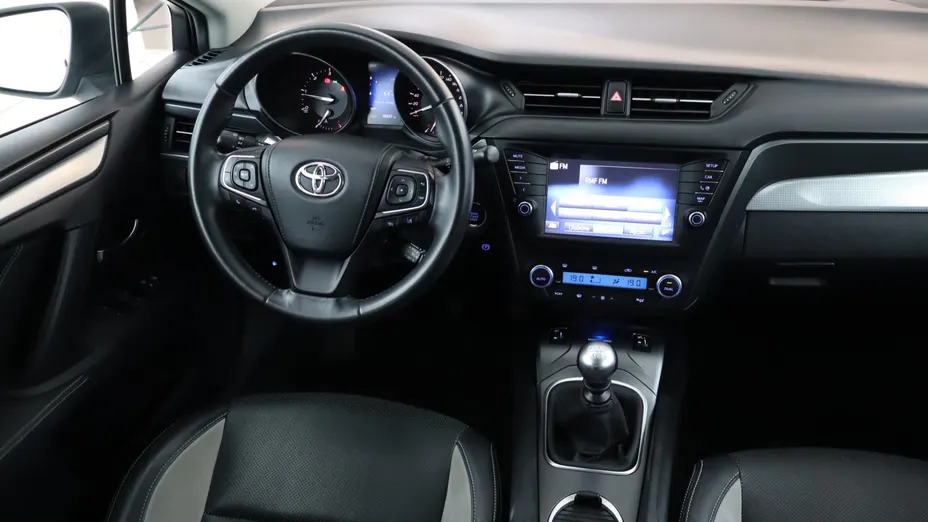 Toyota Avensis -