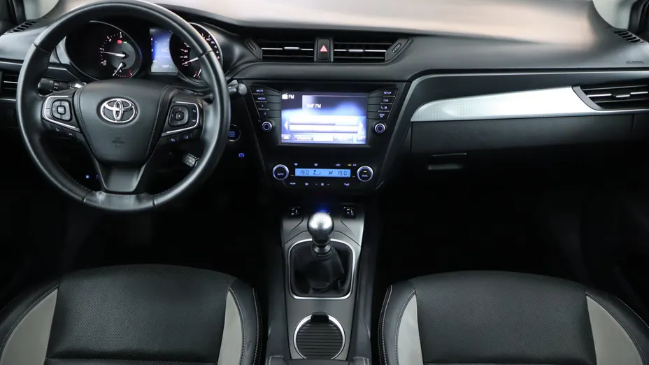 Toyota Avensis -