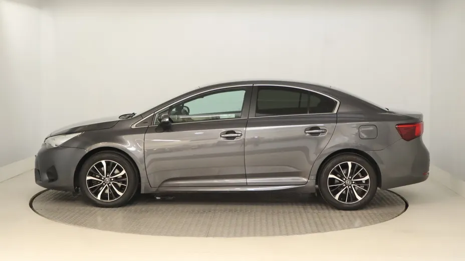 Toyota Avensis -