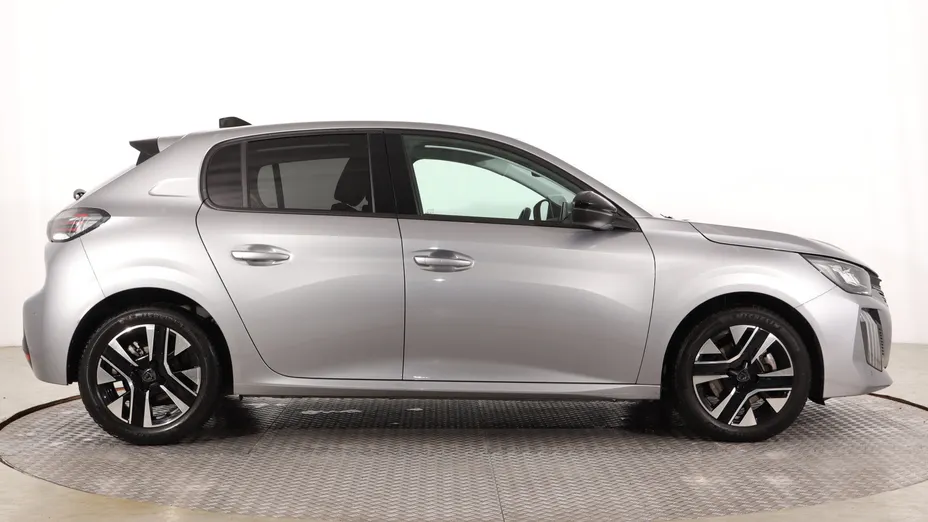 Peugeot 208 -