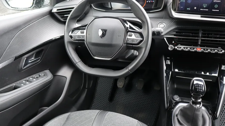 Peugeot 208 -