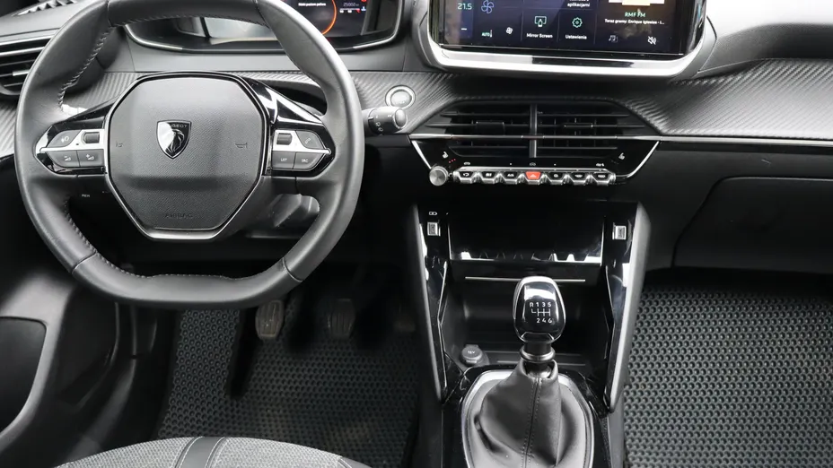 Peugeot 208 -