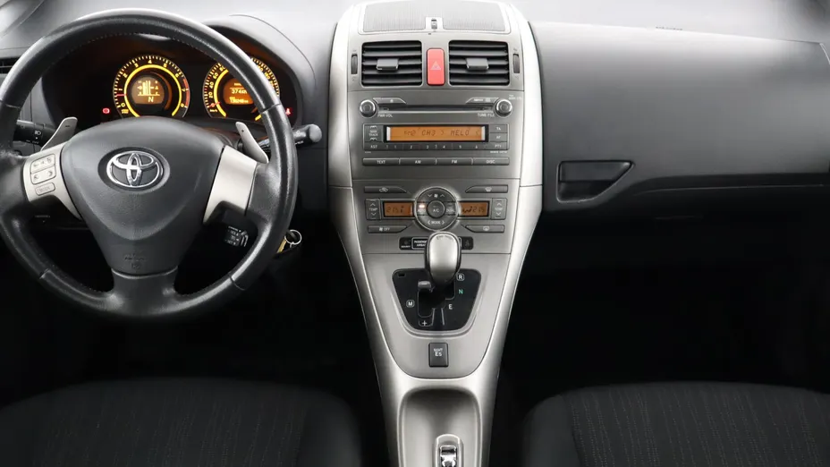 Toyota Auris -