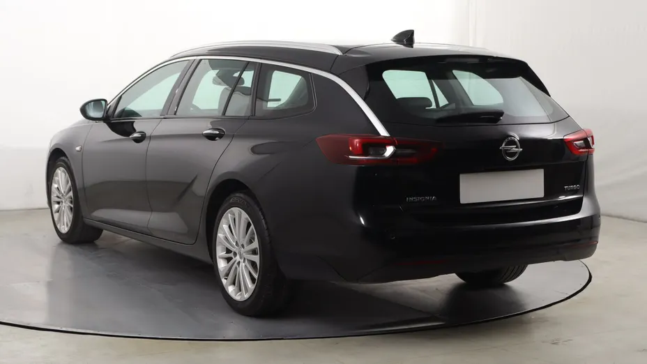 Opel Insignia -