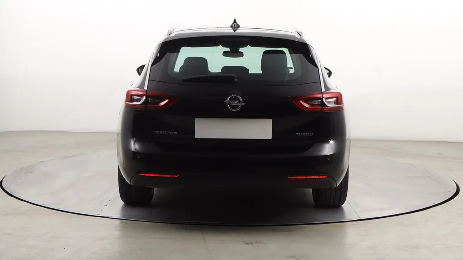 Opel Insignia -