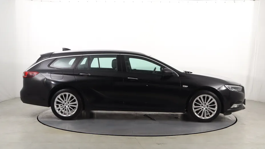 Opel Insignia -