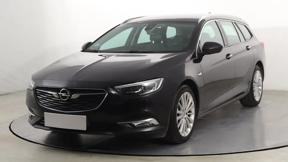 Opel Insignia -