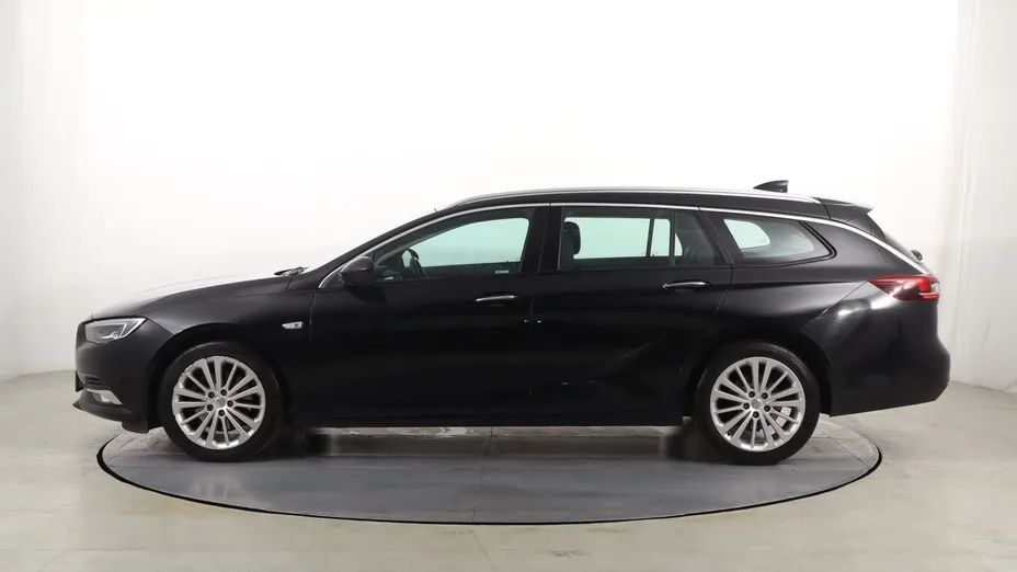 Opel Insignia -