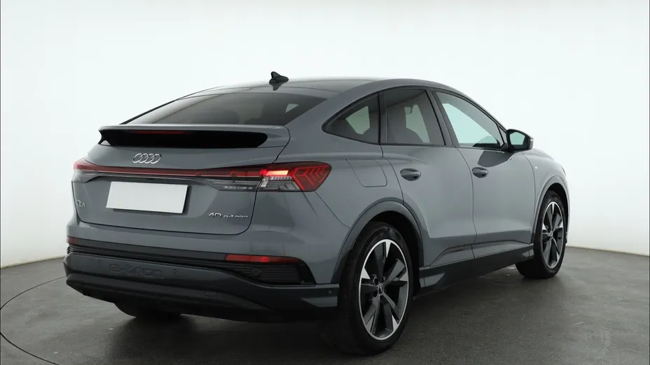 Audi Q4 Sportback e-tron -