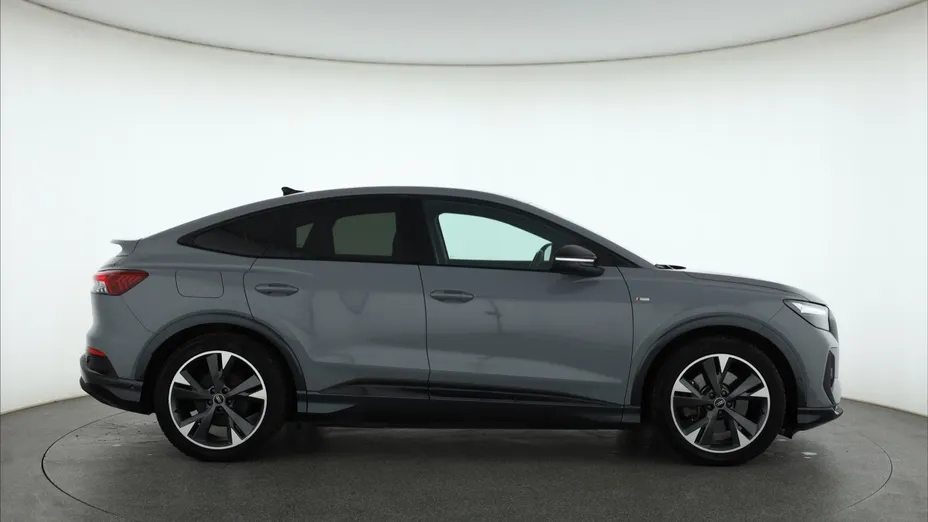 Audi Q4 Sportback e-tron -
