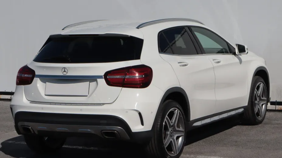 Mercedes GLA -