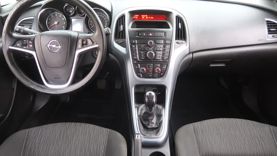 Opel Astra -