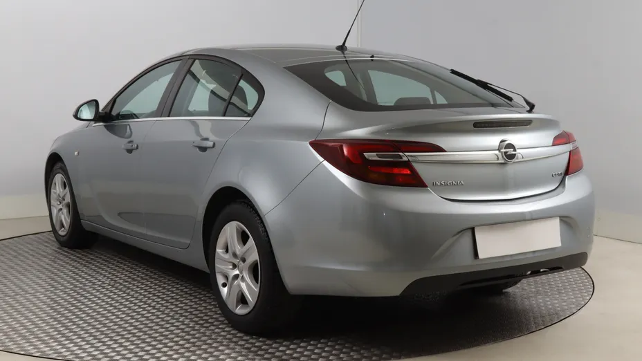 Opel Insignia -