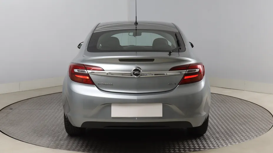 Opel Insignia -