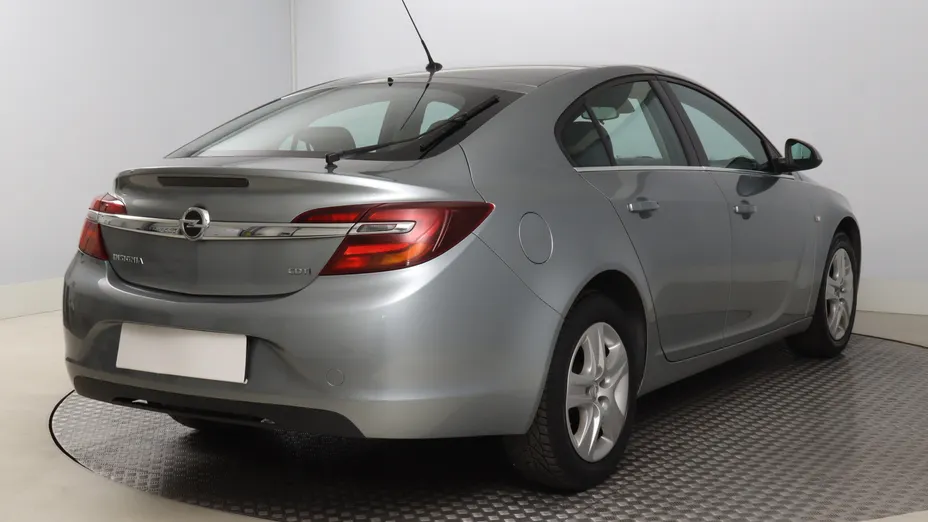 Opel Insignia -