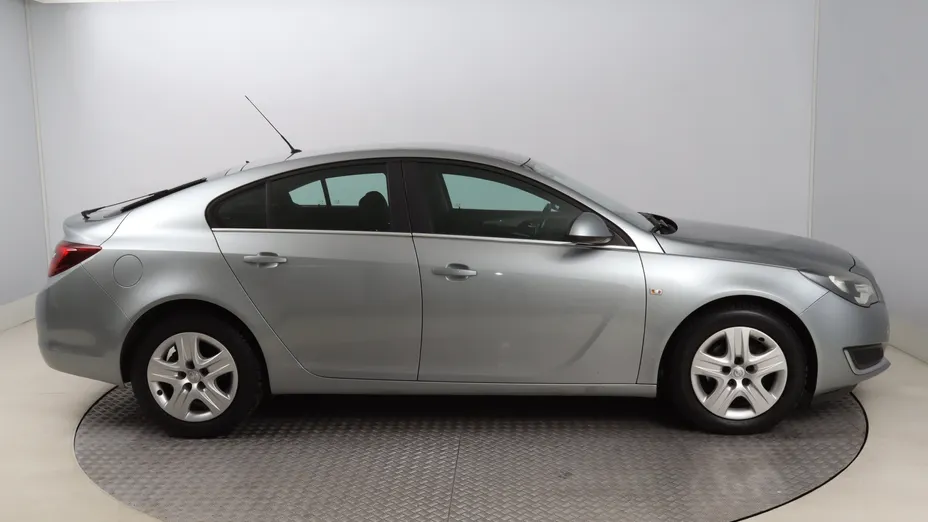 Opel Insignia -