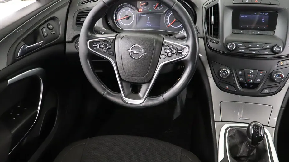Opel Insignia -