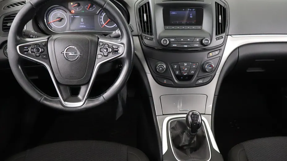 Opel Insignia -