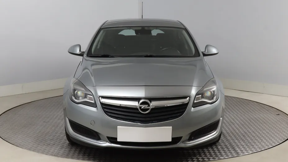 Opel Insignia -