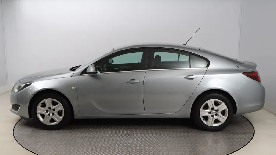Opel Insignia -