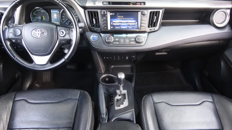 Toyota RAV4 -