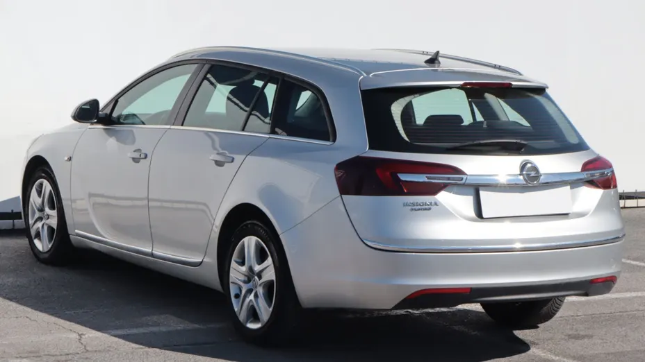 Opel Insignia -