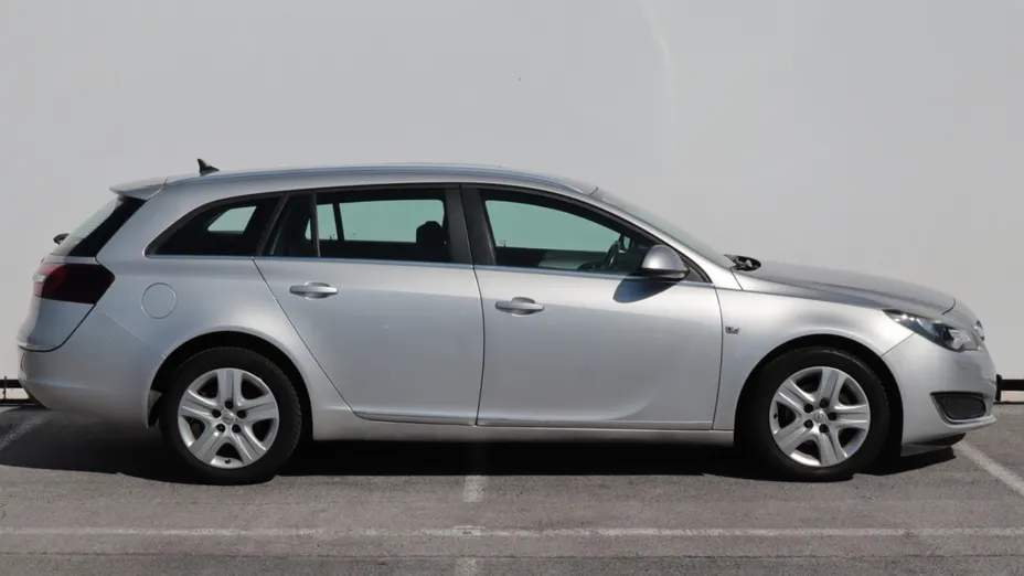 Opel Insignia -