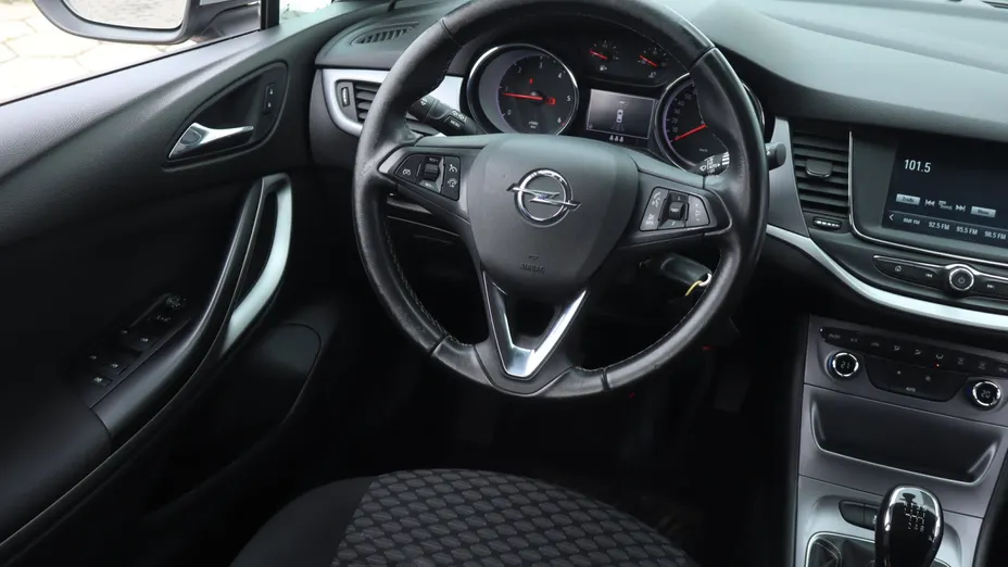 Opel Astra -