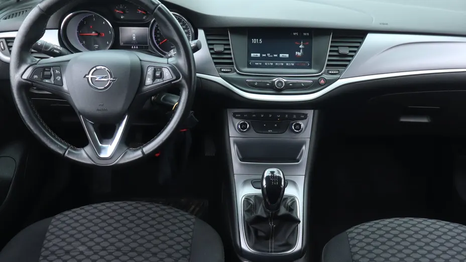 Opel Astra -