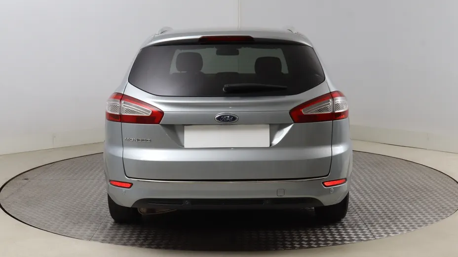 Ford Mondeo -