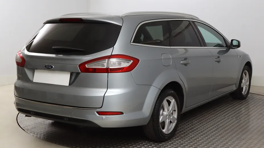 Ford Mondeo -