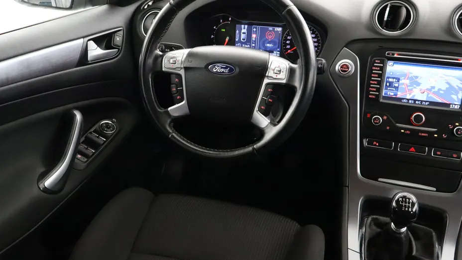 Ford Mondeo -